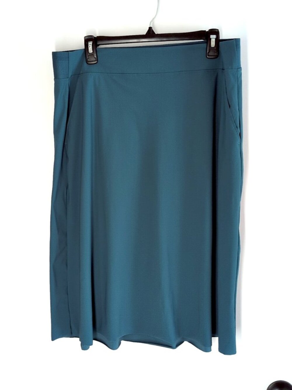 Athleta Cosmic Skirt XL Borealis Green teal knee length travel pockets